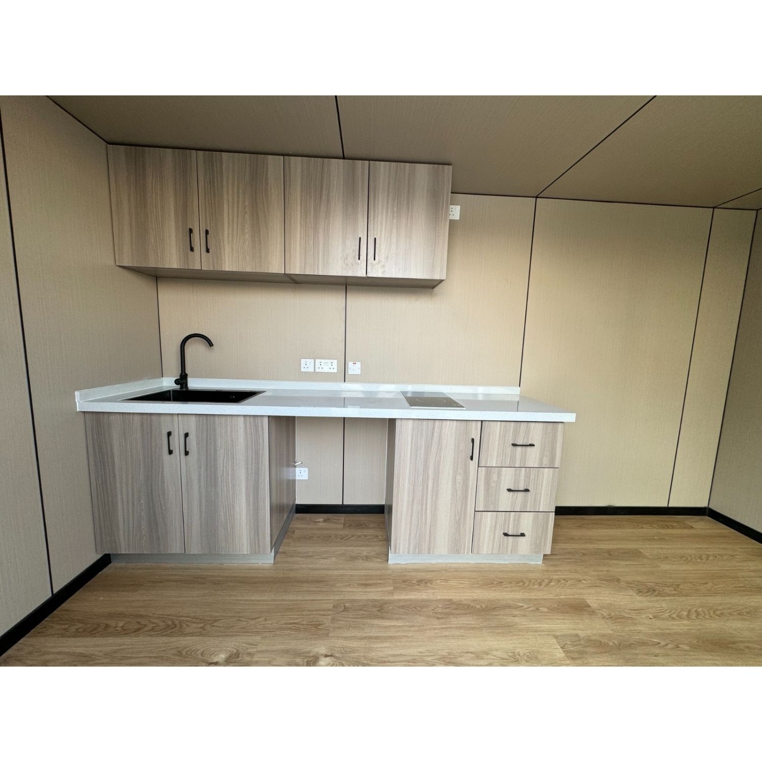 Curva-Pod6 Gallery Image